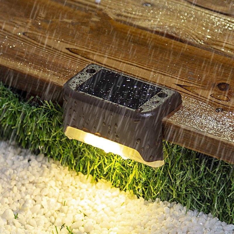 Iluminação Solar Exterior - Proteja e Ilumine os Seus Degraus