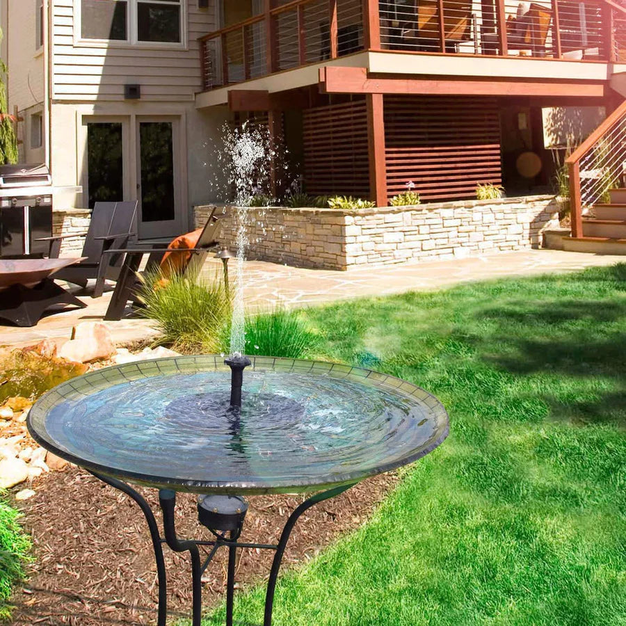 Fonte solar de jardim: atraia os pássaros com elegância