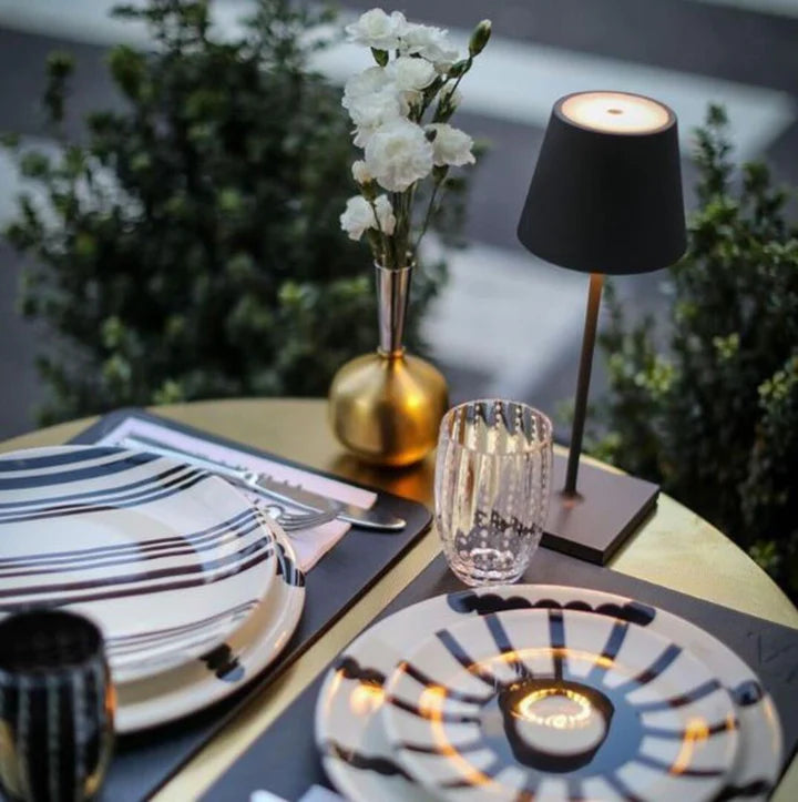 Lâmpada LED sem fio recarregável: elegância e liberdade de iluminação!