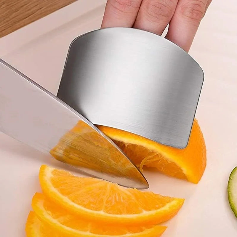 Proteção dedos em aço: cozinhar com total segurança!