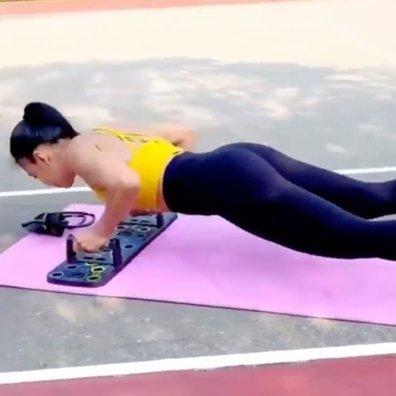 Placa de flexões multifuncional para um treino completo